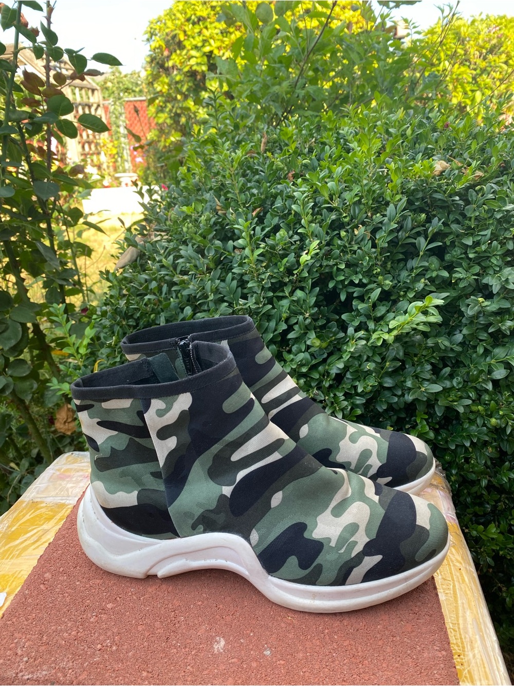 Lines Paollo Women’s Camouflage Slip-On Athletic Ankle Boots Size 8.5M